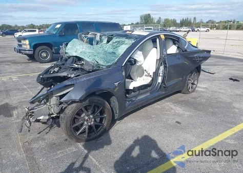 2020 Tesla Model 3 Long Range Dual Motor All-Wheel Drive z USA, uszkodzony, nr VIN 5YJ3E1EB9LF628577